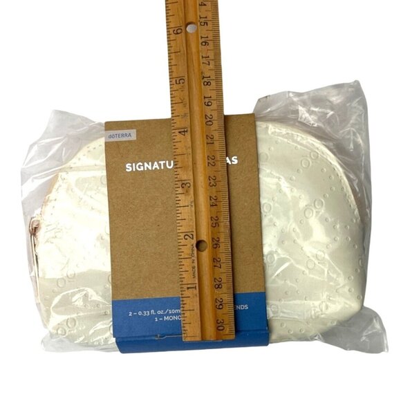 NEW doTERRA Monogram Clutch + 2 Signature Scents Radiant & Dream Touch Rollers - Picture 13 of 13